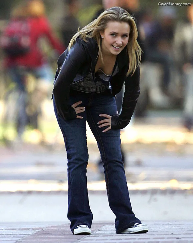Hayden Panettiere photo 16 of 406