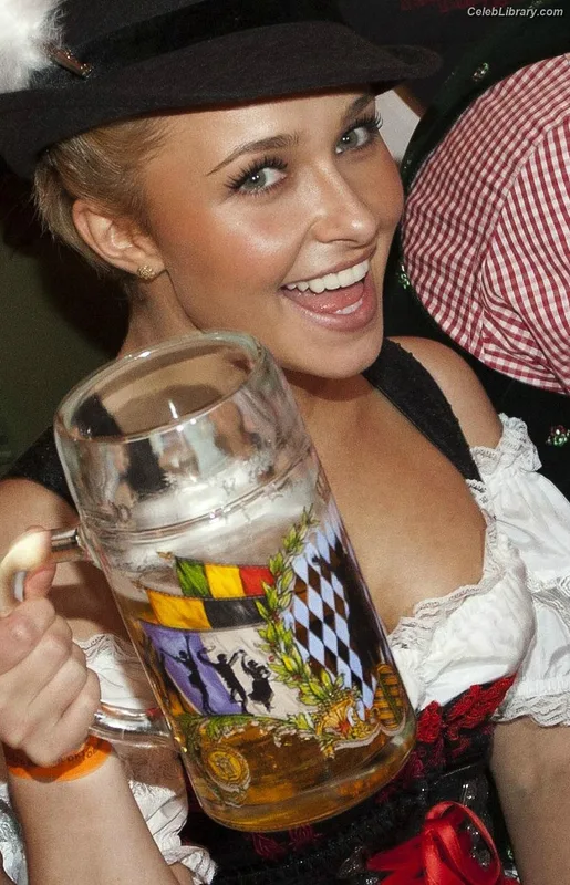 Hayden Panettiere photo 13 of 406