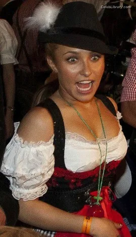 Hayden Panettiere photo 20 of 406