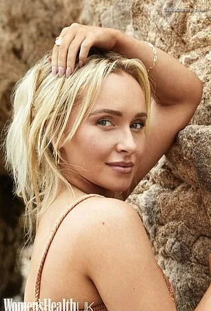 Hayden Panettiere photo 16 of 406