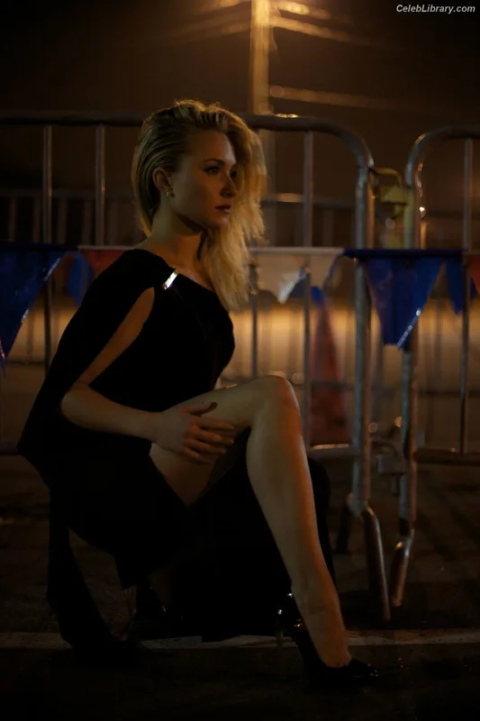 Hayden Panettiere photo 1 of 406