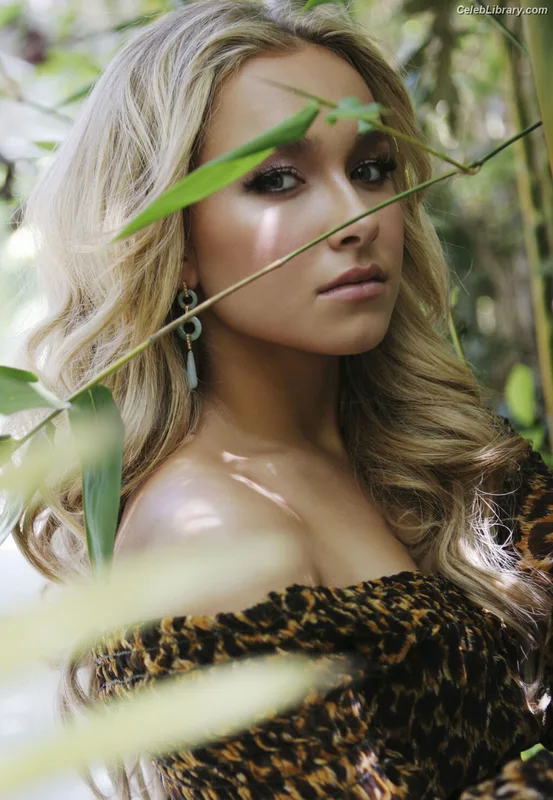 Hayden Panettiere photo 19 of 406