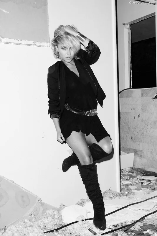 Hayden Panettiere photo 20 of 406