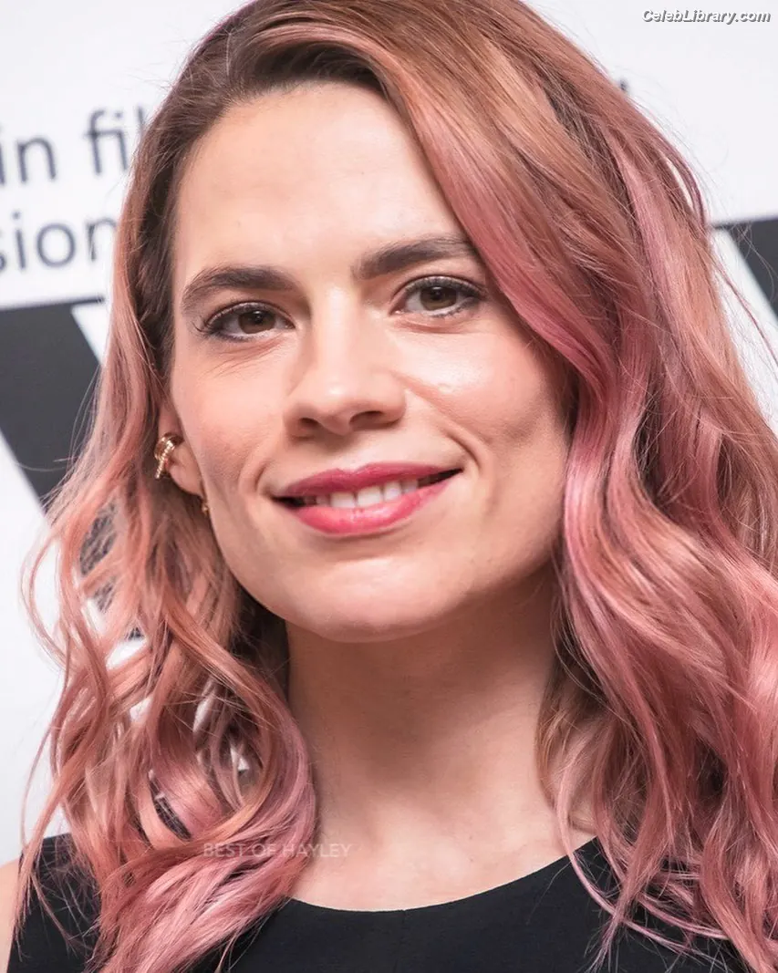 Hayley Atwell photo 3 of 541