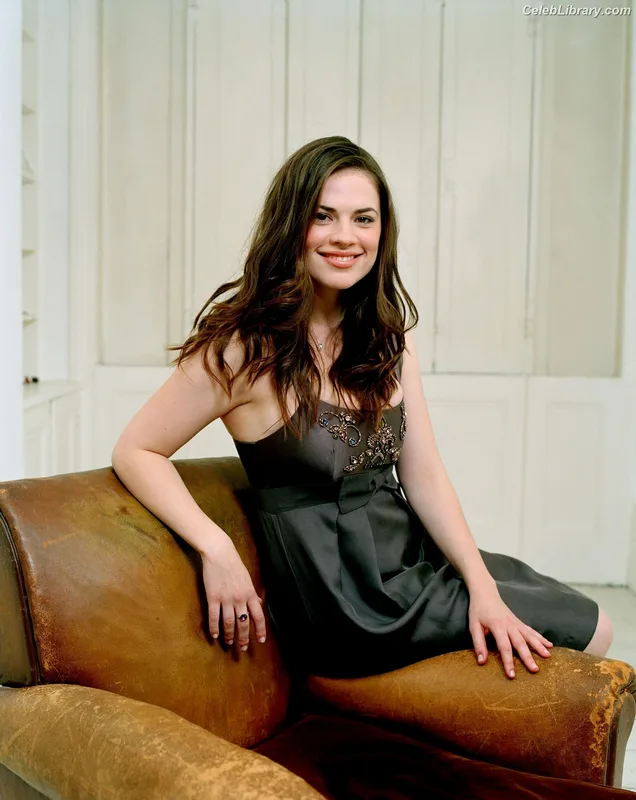 Hayley Atwell photo 15 of 542