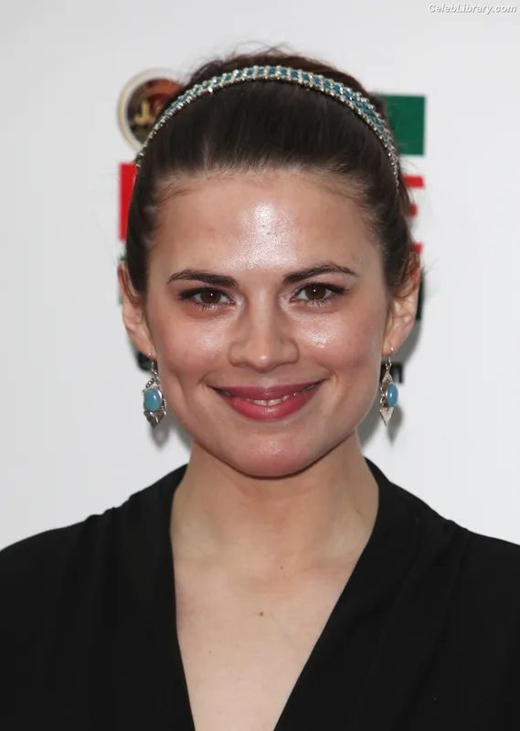 Hayley Atwell photo 13 of 542