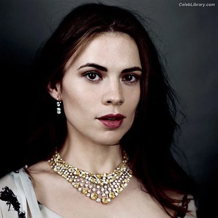 Hayley Atwell photo 3 of 542