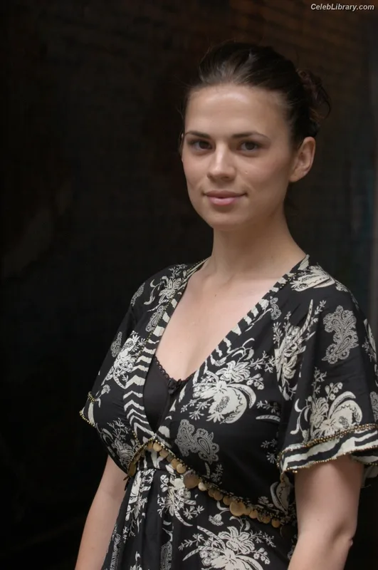 Hayley Atwell photo 22 of 542