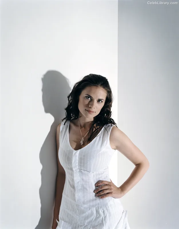 Hayley Atwell photo 8 of 542