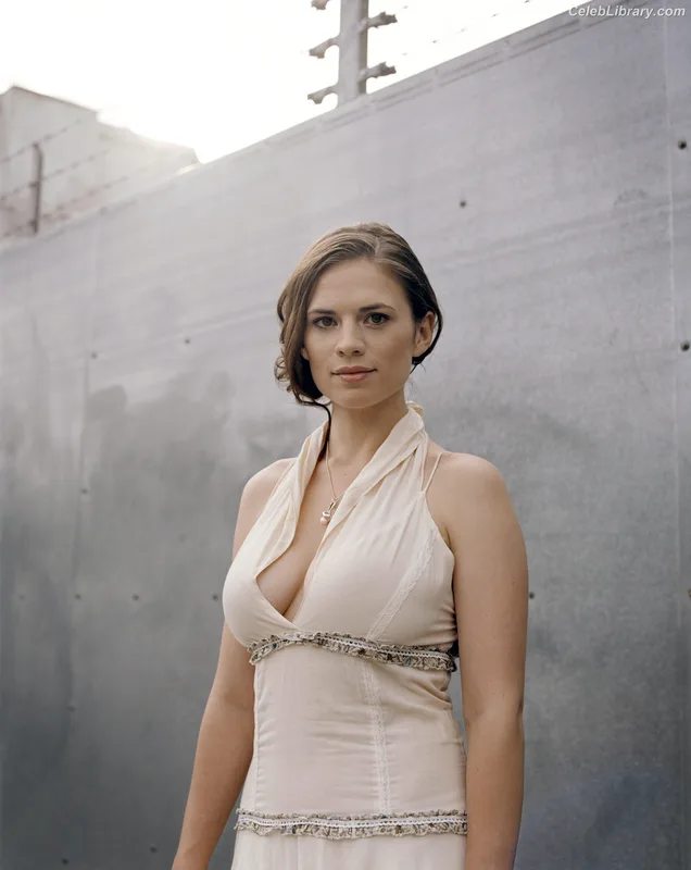Hayley Atwell photo 14 of 542