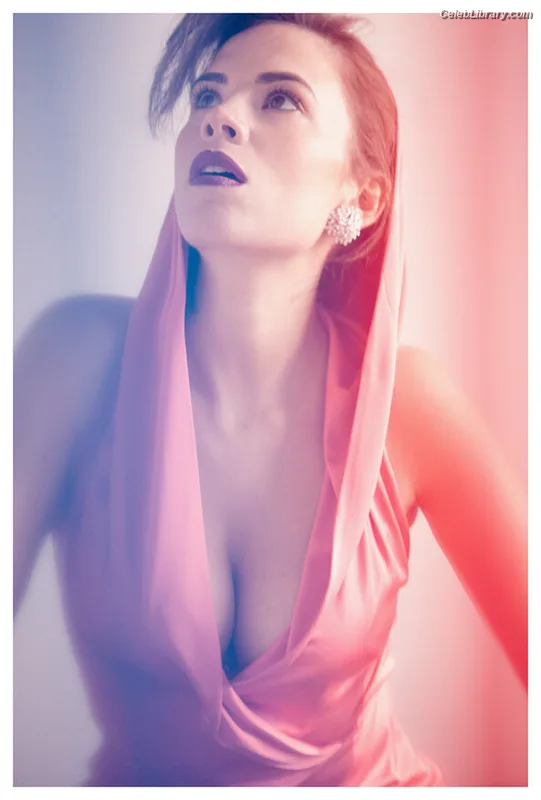 Hayley Atwell photo 21 of 542