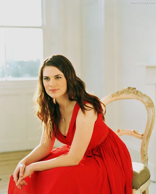 Hayley Atwell photo 23 of 542