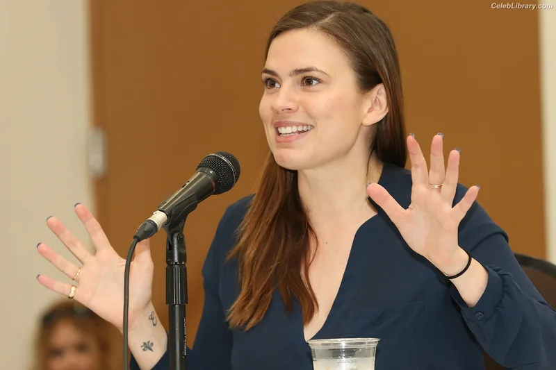 Hayley Atwell photo 1 of 542