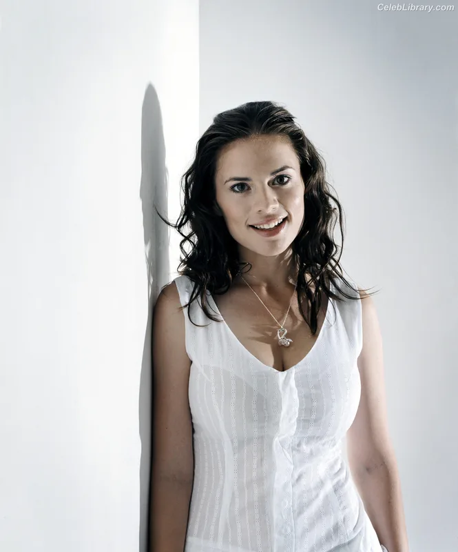 Hayley Atwell photo 19 of 542