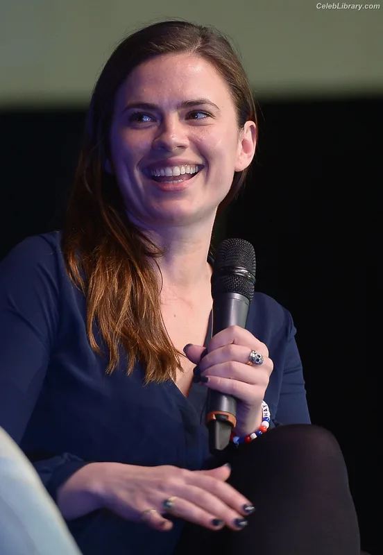 Hayley Atwell photo 18 of 542