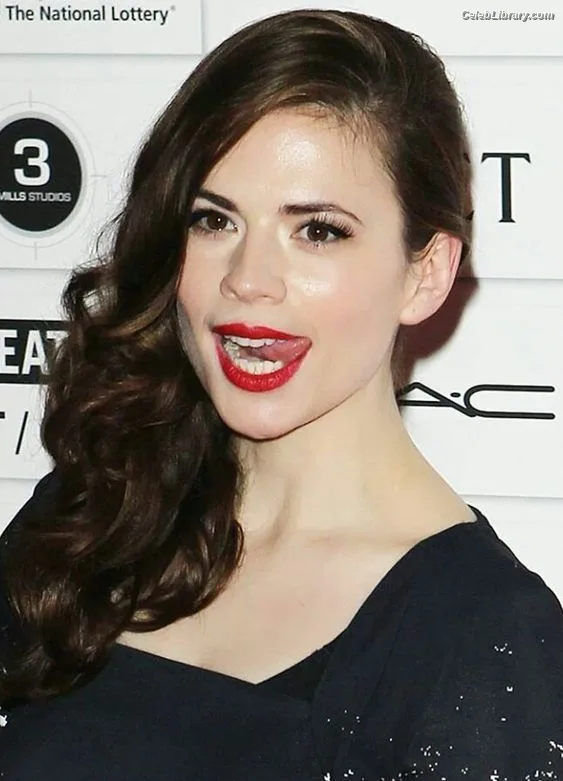 Hayley Atwell photo 11 of 542