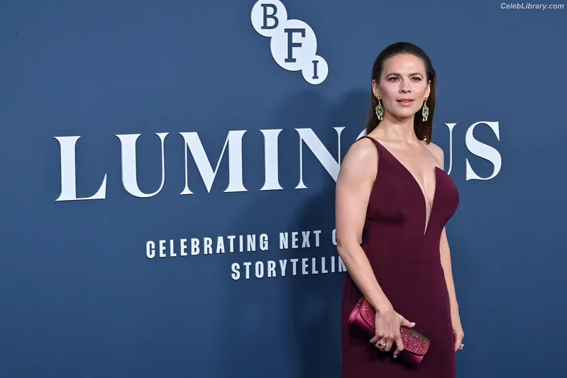 Hayley Atwell photo 5 of 542