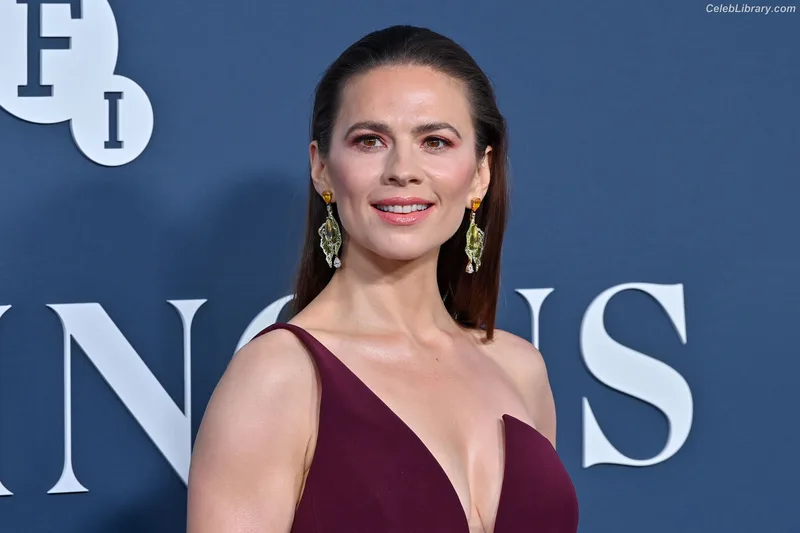 Hayley Atwell photo 6 of 542