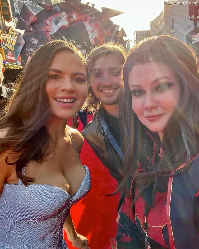 Hayley Atwell photo 24 of 542