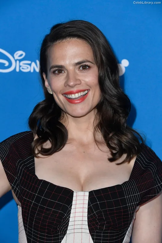 Hayley Atwell photo 12 of 542