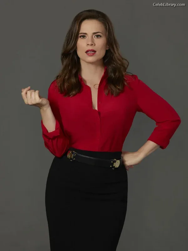 Hayley Atwell photo 17 of 542