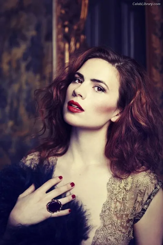 Hayley Atwell photo 8 of 542