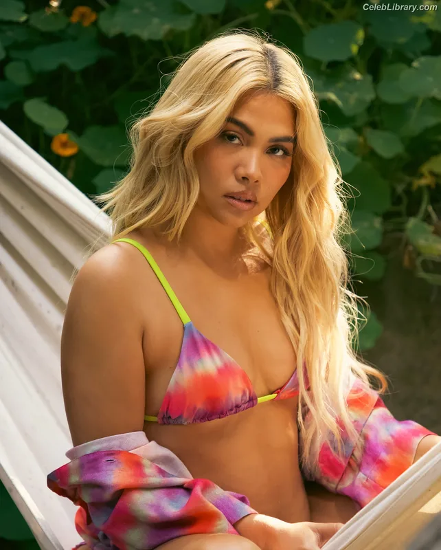 Hayley Kiyoko photo 7 of 35