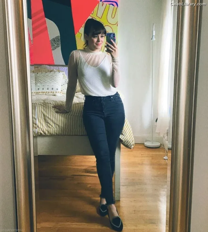 Hayley Orrantia photo 4 of 66
