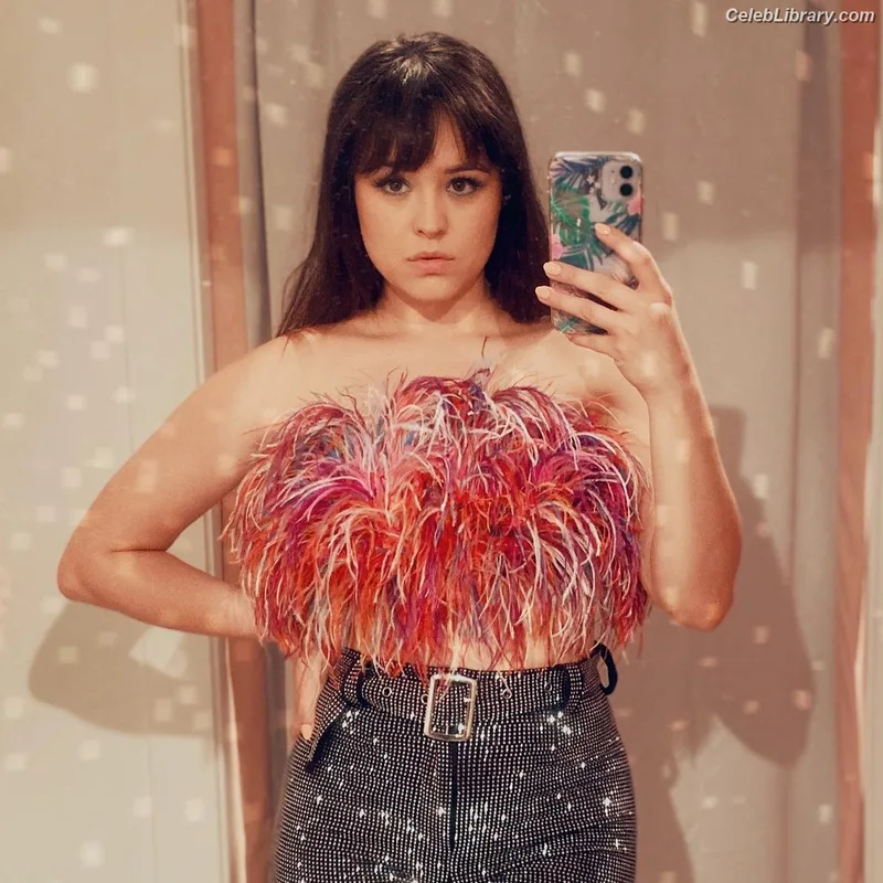 Hayley Orrantia photo 15 of 66