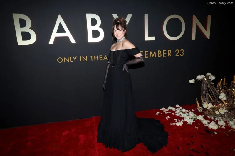 Hayley Orrantia photo 19 of 66