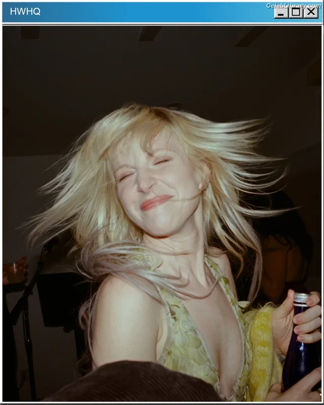 Hayley Williams photo 18 of 373