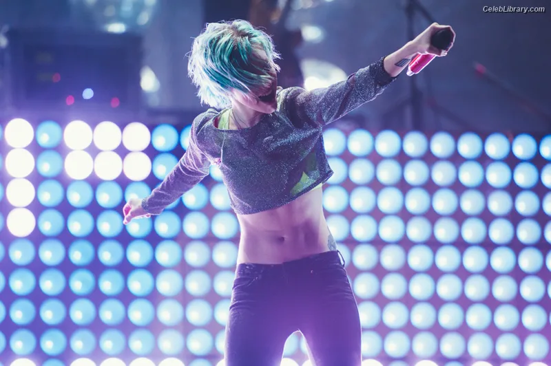 Hayley Williams photo 9 of 373