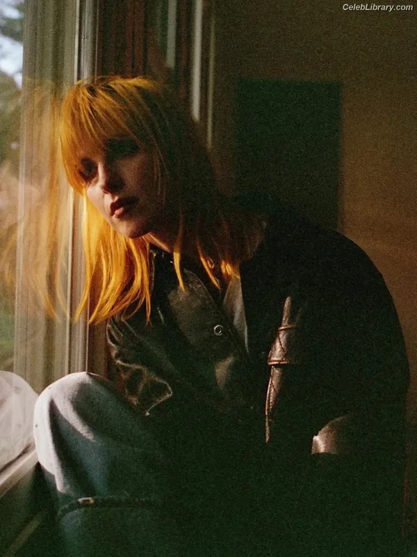 Hayley Williams photo 4 of 373