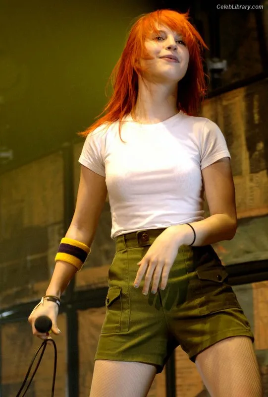 Hayley Williams photo 15 of 373