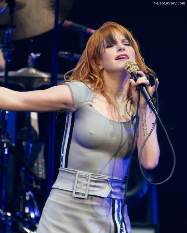 Hayley Williams photo 18 of 373
