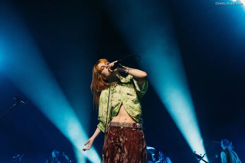Hayley Williams photo 23 of 373