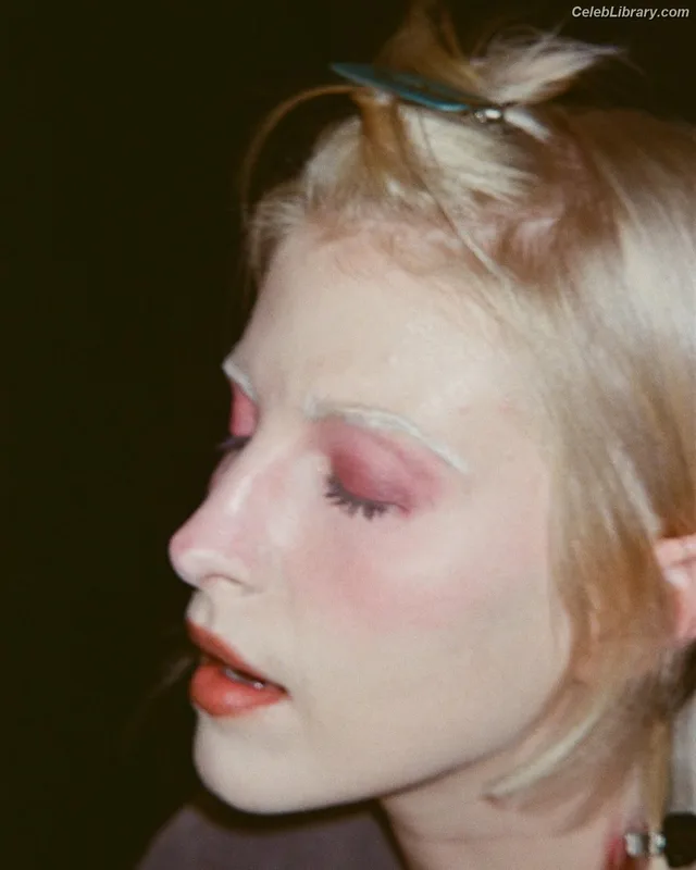 Hayley Williams photo 9 of 373