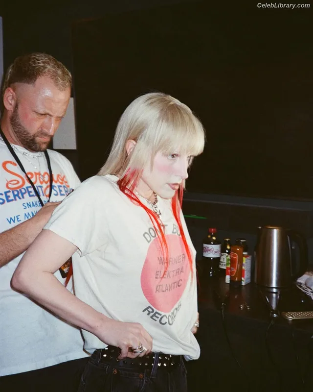 Hayley Williams photo 10 of 373