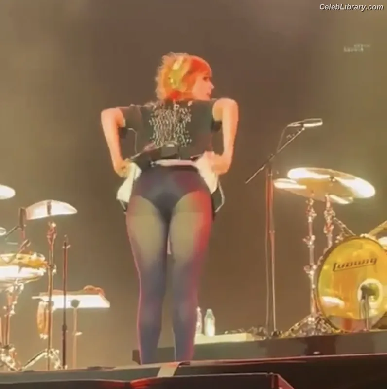 Hayley Williams photo 6 of 373