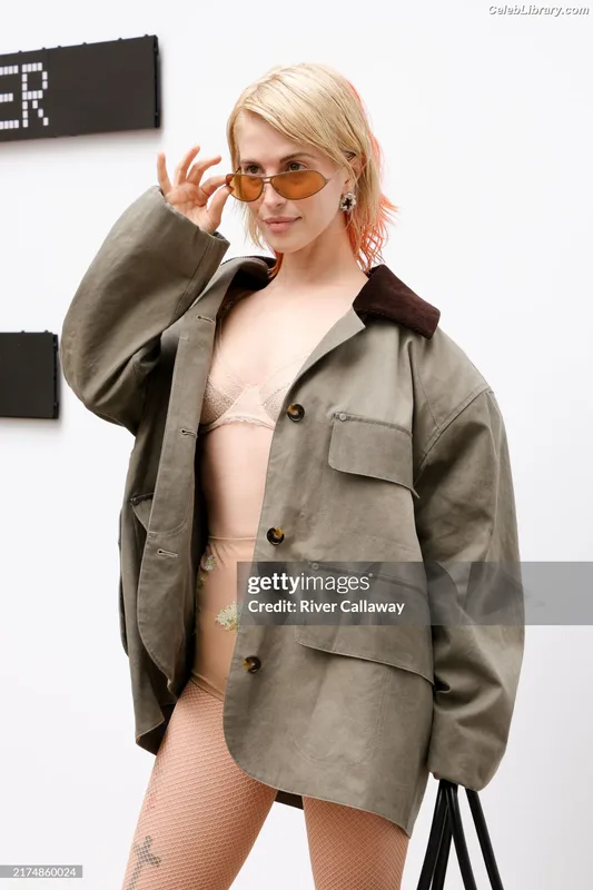 Hayley Williams photo 10 of 373