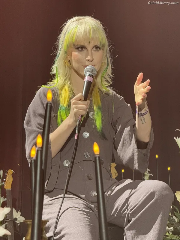 Hayley Williams photo 20 of 373