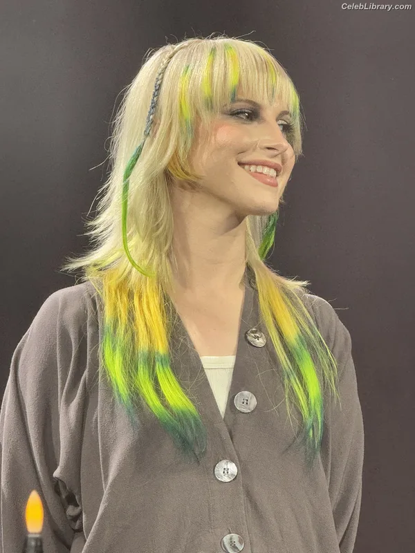 Hayley Williams photo 23 of 373