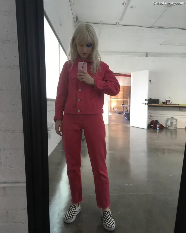 Hayley Williams photo 3 of 373