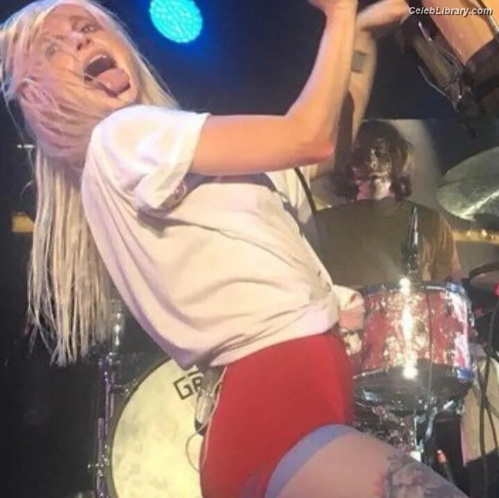 Hayley Williams photo 17 of 373