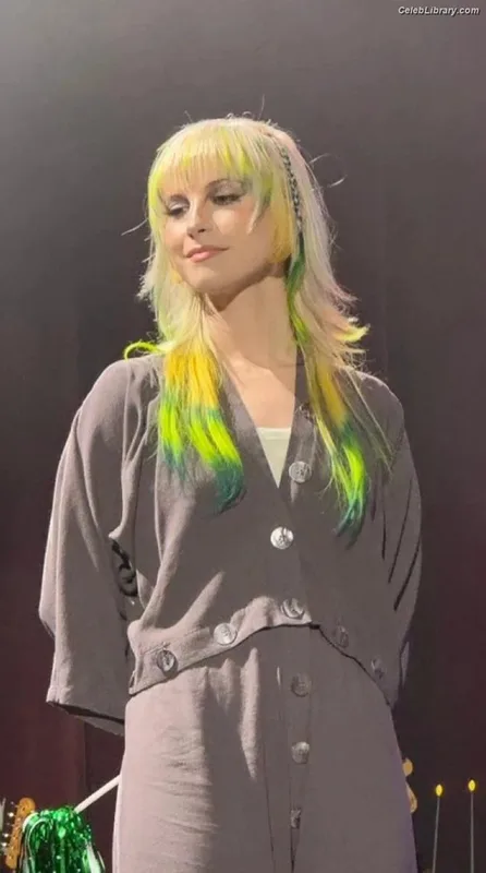 Hayley Williams photo 5 of 373