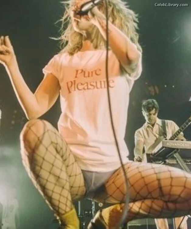 Hayley Williams photo 23 of 373