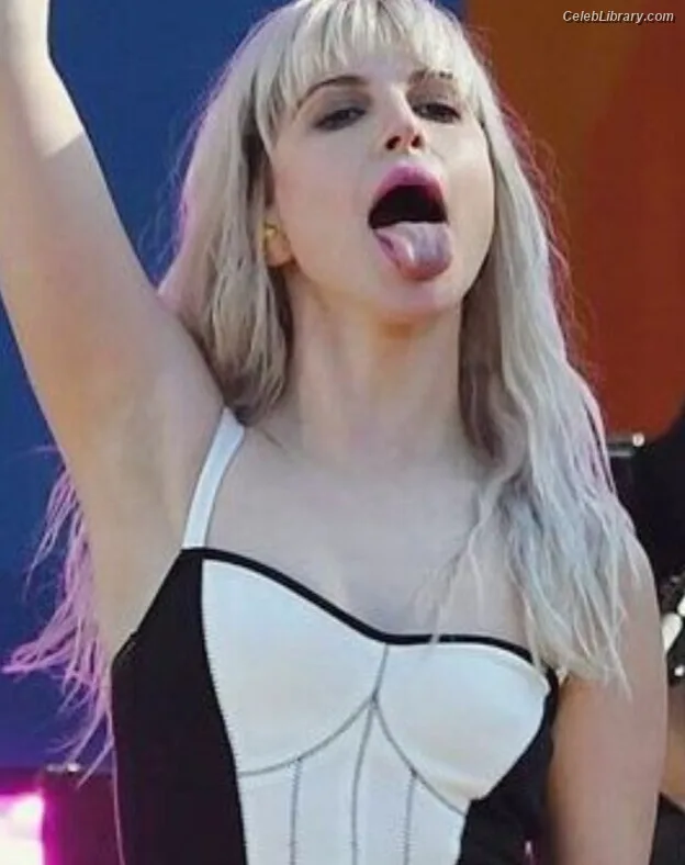Hayley Williams photo 6 of 373