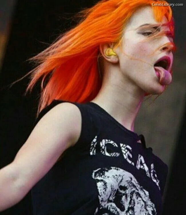 Hayley Williams photo 7 of 373