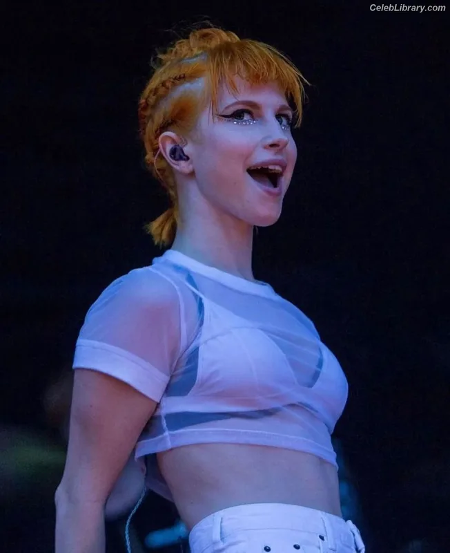 Hayley Williams photo 5 of 373