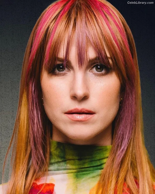 Hayley Williams photo 15 of 373